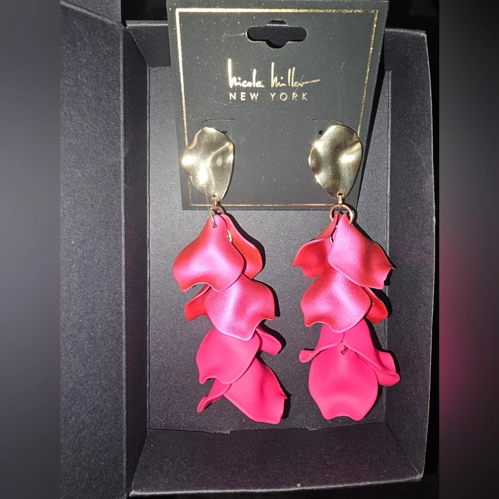Nicole Miller Pink and Gold Sculptural Petal Earrings - Picture 3 of 4